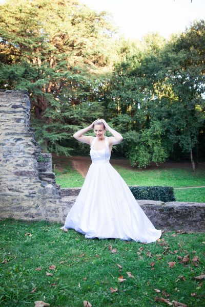Robe de mariée dos nu satin et dentelle