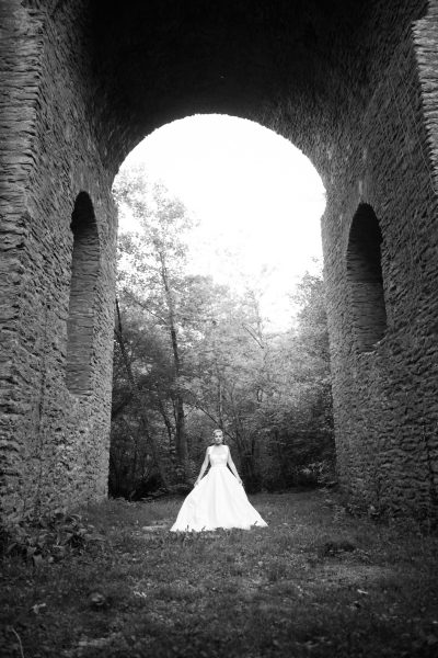 Robe de mariée dos nu satin et dentelle
