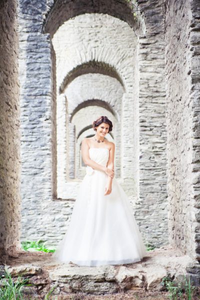 Robe de mariée bustier plissé satin jupe tulle