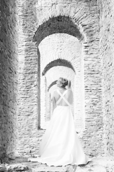 Robe de mariée dos nu satin et dentelle
