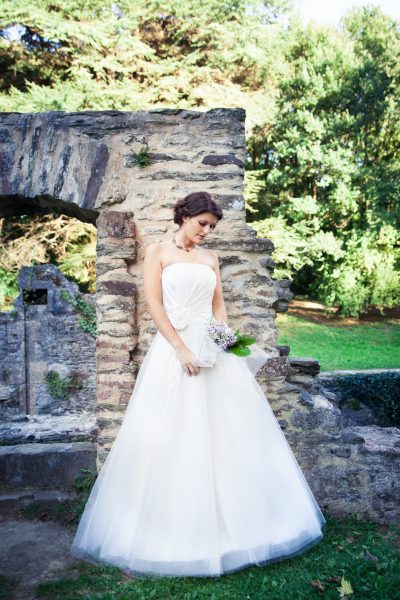 Robe de mariée bustier plissé satin jupe tulle