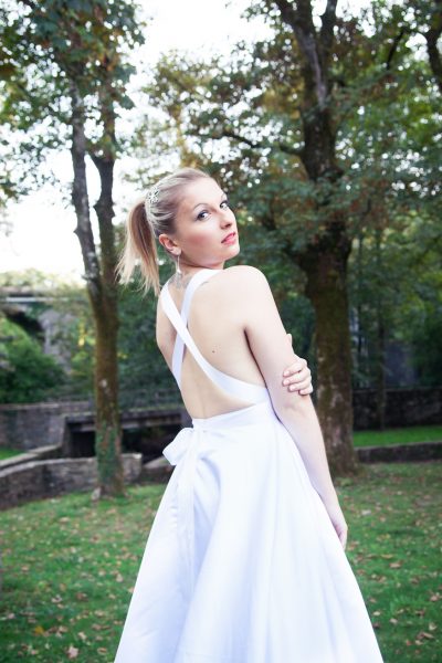 Robe de mariée dos nu satin et dentelle