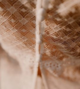 top mariée dentelle graphique boutons