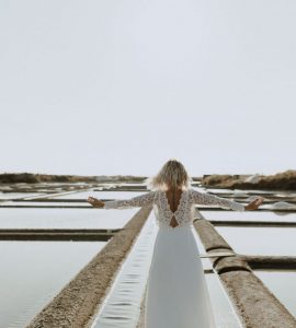 robe mariée dos nu manches longues Loire atlantique