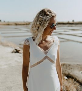 Robe de mariée épurée ceinture plumetis