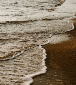 vagues sur sable