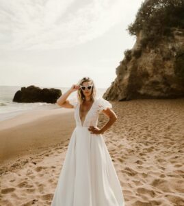décolleté profond devant robe de mariée manches