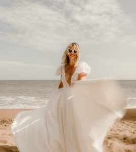 danser avec sa robe de mariée jupe longue