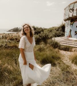 robe de mariée dos manche papillon dentelle transparente fente 44
