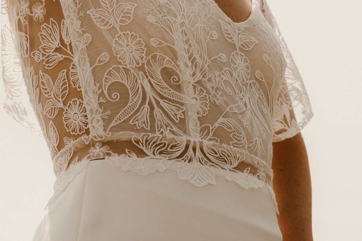 robe de mariée dos ceinture dentelle transparente 44
