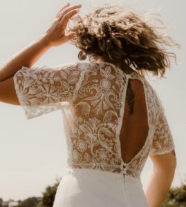 robe de mariée dos manche papillon dentelle transparente 44