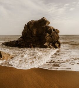 plage rocher saint nazaire