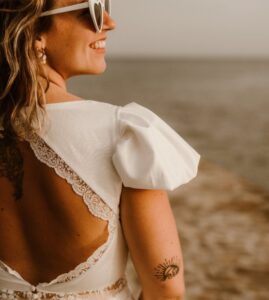 manche originale robe de mariée décolleté dos
