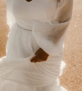 robe de mariée sur mesure romantique manche fluide Nantes