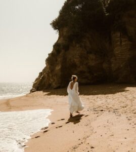 robe de mariée sur mesure romantique fluide Nantes