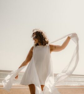 robe mariée civil évasée noeud pans fluide