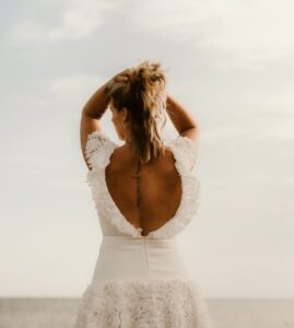 robe de mariée sur mesure moderne décolleté dos volume Nantes