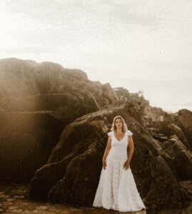 robe de mariée moderne originale décolleté volume jupe Nantes