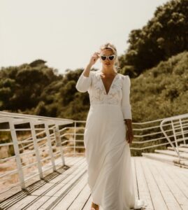 robe de mariée moderne manche 3/4 dentelle gros motif 44