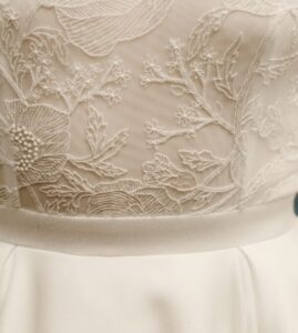 robe de mariée civil jupe courte dentelle sequins 44