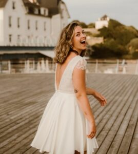 robe de mariée courte décolleté dos petite manche 44