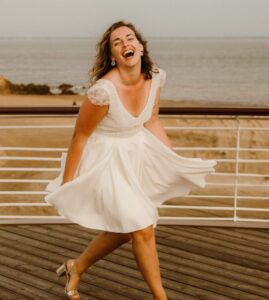 robe de mariée civil jupe courte dentelle sequins 44