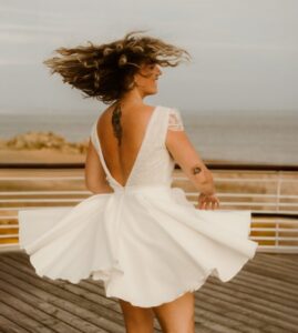 robe de mariée courte jupe qui tourne dentelle 44
