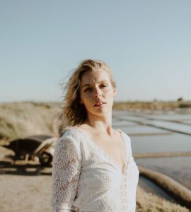 Robe de mariée dentelle manches 3/4