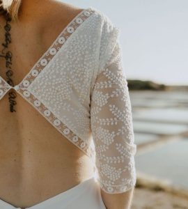 Robe de mariée dentelle décolleté dos