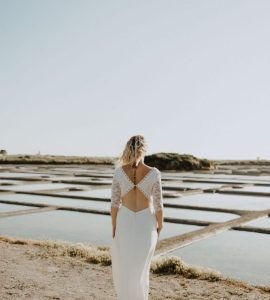 Robe de mariée dentelle décolleté dos