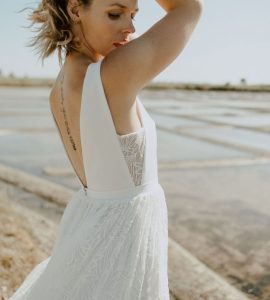 Robe de mariée dentelle feuilles décolleté dos