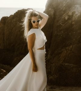 robe de mariée bohème motif fleurs jupe volume boutons ouverture dos Nantes