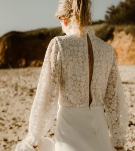 robe de mariée vintage dentelle manches longues col traine dos ouvert Saint Nazaire