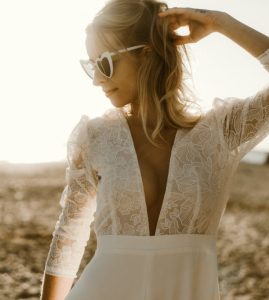 robe de mariée décolleté manches fronces 3/4 dentelle jupe fluide ceinture Saint Nazaire