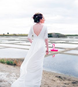 robe fluide décolleté dos manches coudes