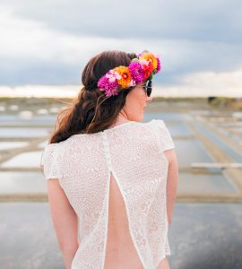 top mariage dentelle géométrique boutons dos